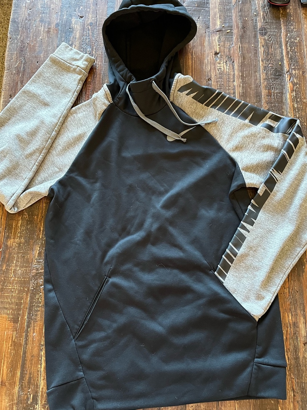 Nike Men’s Black and Gray Raglan Hoodie Sweatshirt Nike Wording On Left Arm Sz M